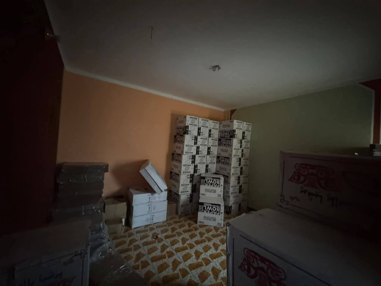 دار سكن للبيع بسعر مناسب جدآالسعر 105 من دون مبادره
علما دار مطلوب مبادره ٨٥ مليون 

العنوان / حي آور شارع السبيس 

المساحه / 100 م امامي 

تفاصيل البناء/ طابقين مسلح 

ط١/ صاله استقبال غرفه مطبخ صحيات 

ط٢/ صاله .3 غرف نوم . صحيات 
________________________________________________
نستقبل كافه العروض من العقارات معليك بس رسلنه ورح ينباع عقارك بسرعة وقت بعموله جداً بصيط ورزق على الله الاستفسار التوصل الاتصال على رقم 
وتساب ***********☎️☎️
اتصال ‏‪***********‬‏📞📞
