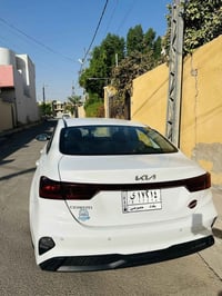 كيا سيراتو 2023  خليجي رقم بغداد  محرك 2000 دوش السعر 17500$ للاستفسار...