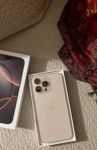 آيفون ١٦ برو ماكس • ٢٥٦ • بطارية ٩٠٪