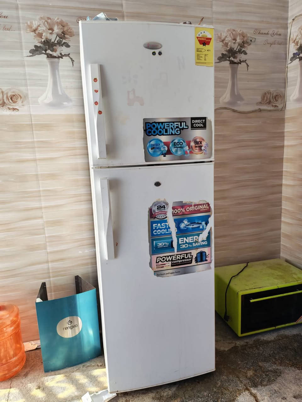 أغراض مستعملة بحالة جيدة
الغوالي والعزاز احنا على باب الله 
تجي تفحص وتجيك اي قطعه قبل الشراء
استمال الاغراض قليل 
الحلة ابي خستاوي عمود 78
***********
