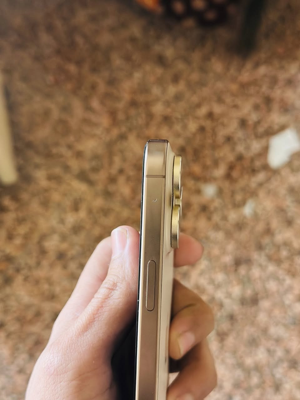 السلام عليكم . ايفون 16 برو ماكس ذ 256 بطاريه 91 الجهاز جديد مابي شي بس هذا الشخط الي بلشاصي مبين بلصوره خفيف كلش مجرد شخط بسيط الجهاز جديد مكفول من الفتح ومن اي شي نضيف كلش الاستفسار الاتصال ***********
