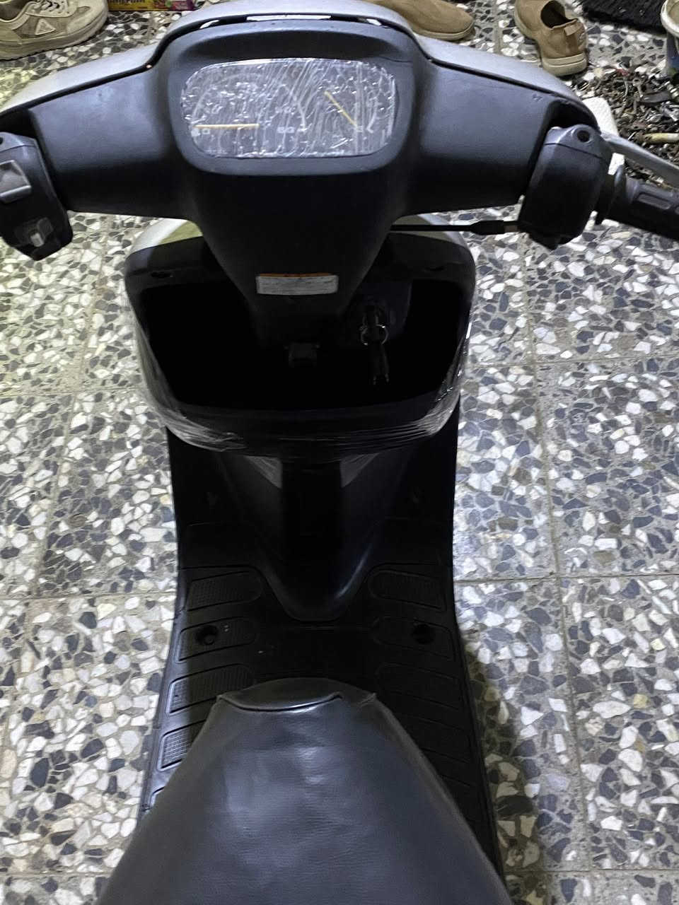 السلام عليكم. 
بطه السعر 350 سعر نهائي 
مكفوله شاصي ومحرك مامفتوح.
كهربائيات كله شغاله +كيج سرعه
للتواصل اتصل على
***********
