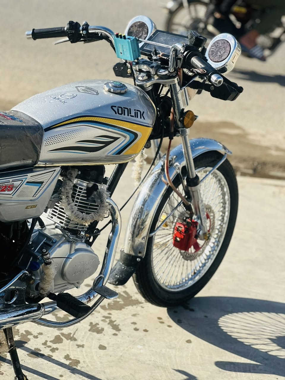 تايكر 25كفالة عامة مستعجل علا بيعه سعر 750وبيها مجال مكاني بعقوبة باب درب رقمي ***********
