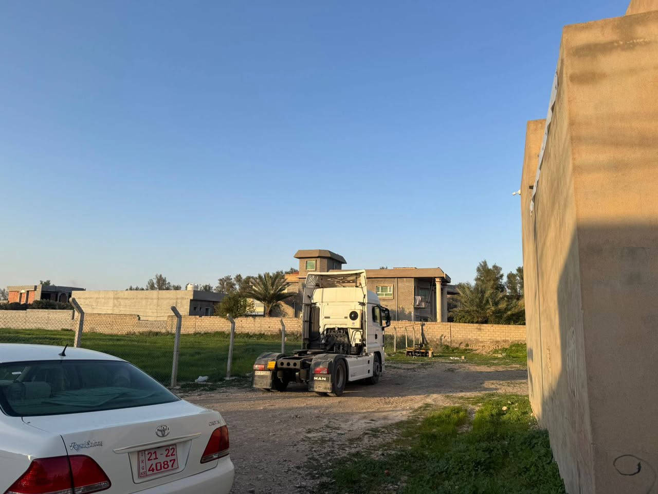 بِسْمِ‌ اللَّهِ ‌الرَّحْمَنِ ‌الرَّحِيمِ‌ 
سڵاوبەڕێزان.ئەم زەوویە جوانەمان
لایە..کەلار..گردەگۆزینە...سنوقیە
هیچ کێشەی.یاسایی.وکۆمەڵایەتی.نیە
نزیک..خەستەخانەو.قوتابخانە.و.
پێداویستیەکانی.بەڕێزتانە..هەروەها
شوێنێکی دڵگیرە..ڕووبەڕەکەشی...
 10..پانە..و.40درێژە.نرخی.زۆۆر
گونجاوەلەم بازاڕەدا.بەکڕینی زۆۆر
قازانج دەکەیت..لە.دروستکردنی.بە
کردنی بەبینایەو مەغزەن...یان.بۆ
فرۆشتنی.جارێکی تر..ئازیزانم.بۆ
نرخی.💵و.معاملەکردنی.کۆتایی.ئەوا
پەیوەندیمان پێوەبکەن.وەلایکی.
په یجەکەمان بکەن خاڵێک دابنێی
 ***********📲📲📲📲
