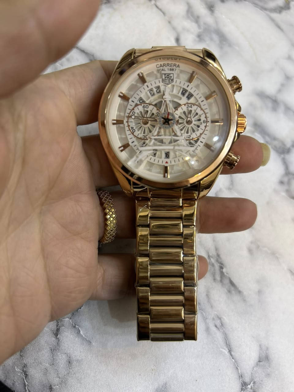 ساعة ماركة CARRERA TAG HEUER
إصدار برج ايفل اكو داخلها ابيض واكو داخلها اسود 
اعلى سعر ابيع


**إذا كنت صاحب هذا الإعلان وتريد حذفه لأي سبب، رجاءا أرسل رسالة إلى الدعم الفني**