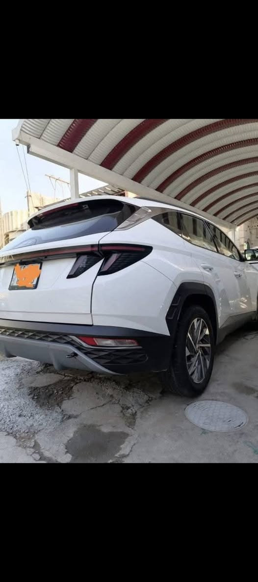 سلام عليكم.. توسان خليجي ابيض رقم بغداد باسمي.. موديل ٢٢ فول مواصفات عدا البانوراما..  ماشية ٧٣ الف كيلو.. سونار مرفق بلمنشور.. السعر ١٩٥ وبيها مجال.. ***********
