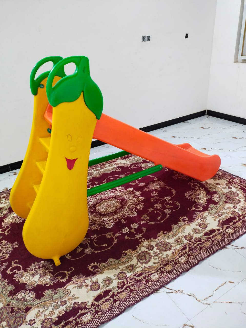 سحليقة اطفال للبيع المكان البصره الحيانيه السعر85,000.  للاستفسار الاتصال على الرقم ***********
