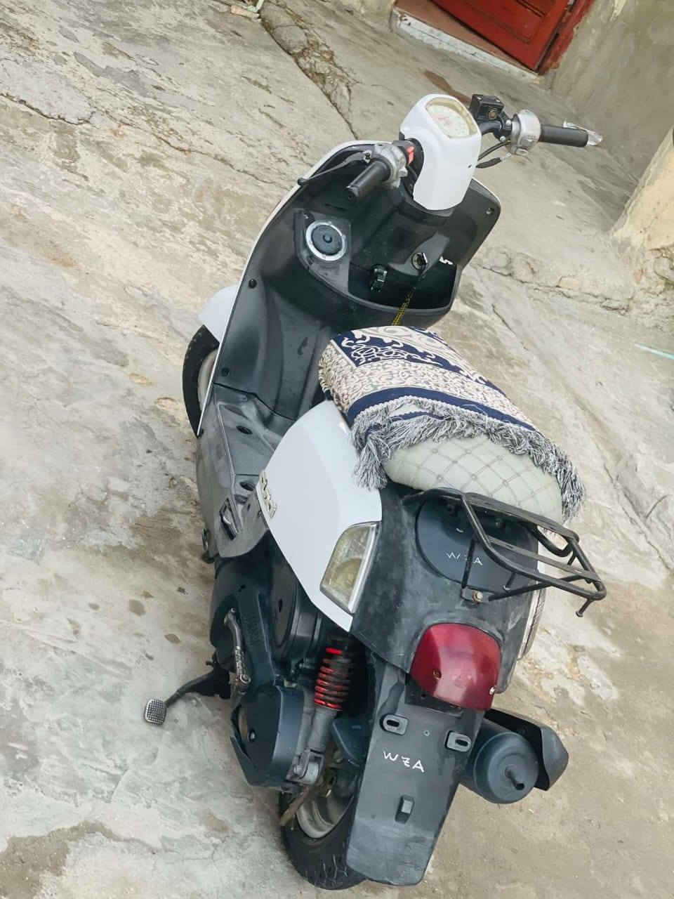 سلام عليكم للبيع بوليسي
محرك ناعم مابي لاتبخير ولاتنيص
دراجه شلعه ومعدل كلش حلو
مابيه اي نقص جاهزه الدراجه 
مكاني كربلاء حي العامل 
السعر 750 وبيه مجال 
الاتصال 
***********
