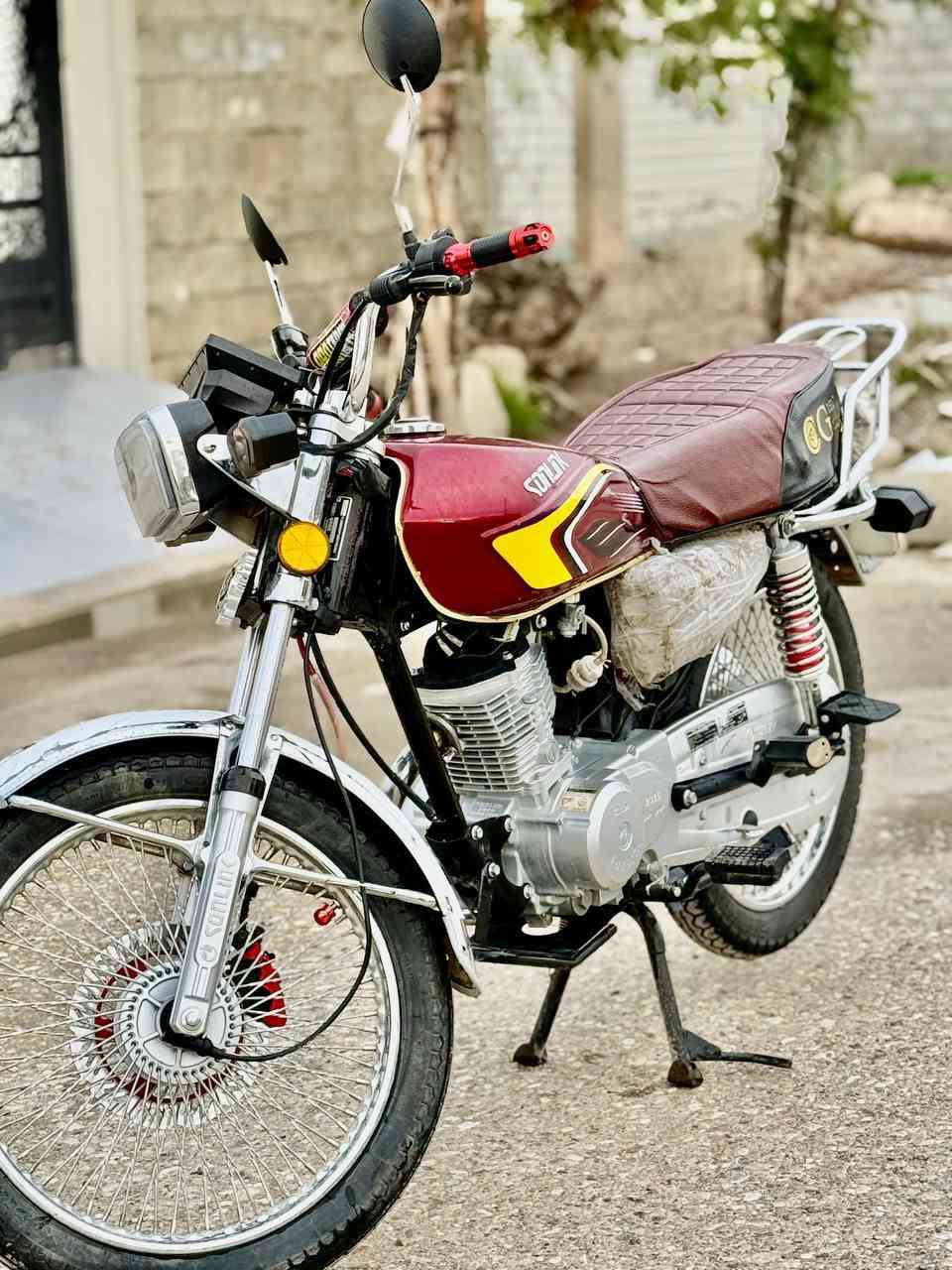 سڵاوە هاوریان ئەم ماتۆرە بۆفرۆشتنە دوو هەزارو 2025 مەکینە 125 چوار گێر شوین کەرکوک سعری 700معمەلە رقم ***********  ***********
