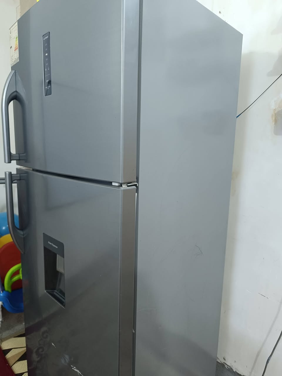 السلام عليكم...
ثلاجه جبيره 24 قدم للبيع جديده ونظيفة بابين بيها بس هذا الشخط بلباب مثل ما موضح بالصورة أثناء نقل الاثاث انشخطت السعر قفل 350 سبب البيع بسبب الظروف ورجاءأ الي ما يعجبه السعر لحد يكسر بحلال العالم لان محتاج
الاتصال على الرقم ***********
العنوان / كريطعة قرب سيطرة بيت الوزير
