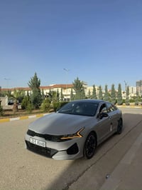كي فايف موديل 2022 🩶ماشيه 74 الف ميل  🩶مواصفات جي تي لاين 🩶اللون سمنتي...