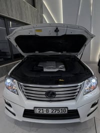 لكزس موديل 2010 رقم سليمانيه  السياره كفاله عامه عدا دعاميه صبغ  مواصف...