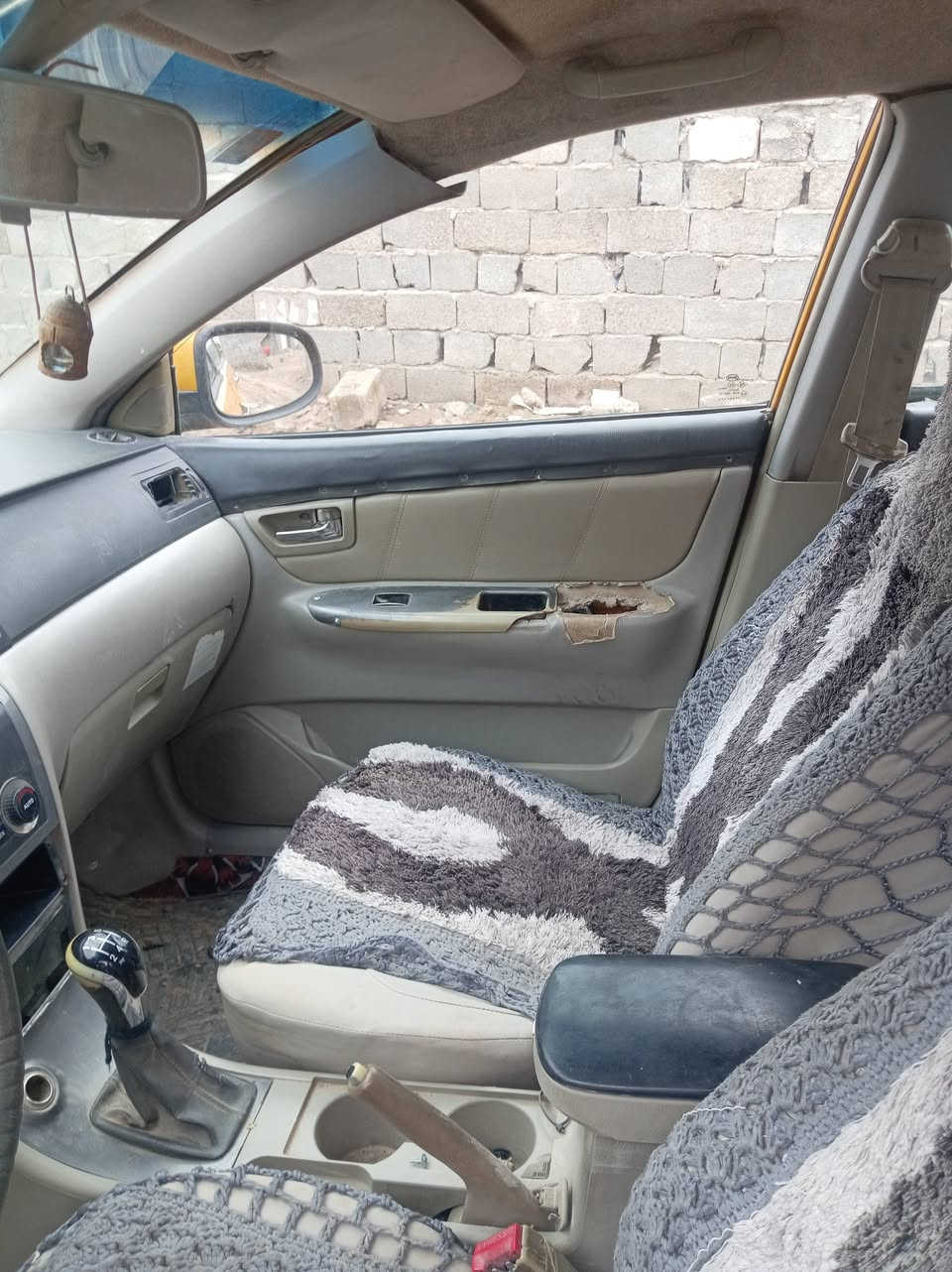 سلام عليكم سياره جيلي موبل للبيع موديل 2012كير ومكينه خير من الله كير عادي السعر 30وبيه مجال وبسمي السياره تحويل مباشر مصفره هيه وغرامات ***********
