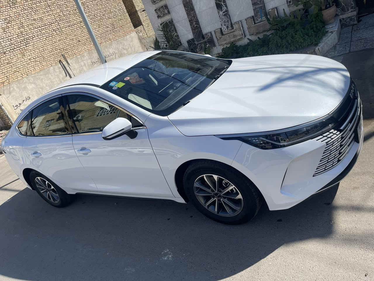 سلام عليكم للبيع BYD دسترويل 2025 رقم بغداد بسمي مكفولة كفالة عامة ماشية الف فقط السعر 18 مليون و 900 عنوان بغداد ***********
