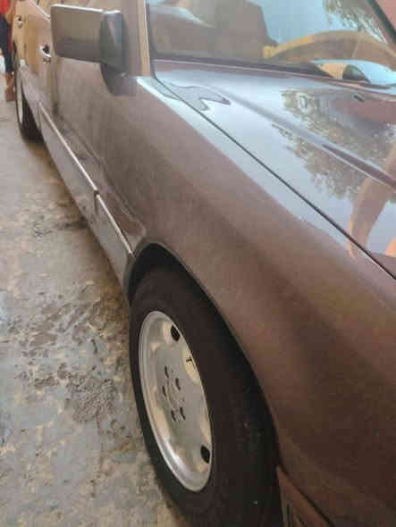 السلام عليكم
مارسيدس دب حجم 300 للبيع مديل 91تحوير اربيل درجه اولى محرك 3000VVt رقم اربيل انكليزي السياره باسمي  تريد تحويل تريد وكاله سنويه جديده لغاية 2030 قواعد الدبل سليمه سلايت شغال جام كهربائي تبريد شغال منضومه جديده صبغ عام جماليه بريك ABS مرايات الجوانب كهربائيه صدر جديد تخم تاير جديد سياره جاهزه ترايك لاربيل 
المكان البصره قضاء المدينه 
*********** 
***********
سعر 68 وبيها مجال
