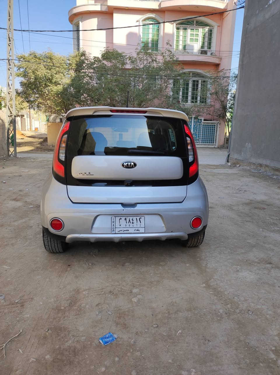 السلام عليكم 

كيا صول موديل 2018 رقم بغداد وارد امريكي بنيد مبدل نفس الون وجاملغ صبغ مكينه 2000 مكينه كير حداديه كفاله ماشيه 81 مكاني بابل السعر 125 وبيه مجال قليل ***********
