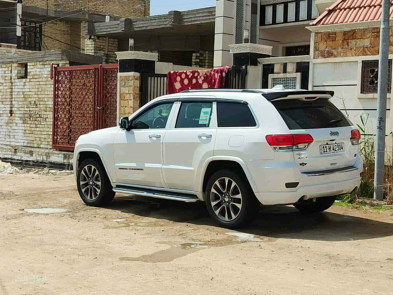 السلام عليكم
(2018)
جيب شيروكي اوفرلاند
مكينة 3.6 
ماشية 141 الف 
حادث جاملغ جهة السايق تبديل نفس الون اصلي  وبنيد نفس الون اصلي جاملغ جهة اليمنه مصبوغ 
السيارة فول مواصفات 
عده الجكات 
اوتو بارك 
حساس امامي خلفي 
4 رادارات 
بانوراما 
كشنات جلد تدفئه +تبريد لون قرميدي 
باكشن وتدفئه بل ستيرن 
كشن خزن ميموري 
شاشة كبيرة 
مانع اصتدام امامي +خلفي 
توقف ذاتي 
مري شفط 
صندوك كهرباء 
تخم تاير جديد 
صدر امامي خلفي جديد 
مكينة وكير مكفول 
السيارة مبرمجة كاملة و ادامة كاملة 
رقم بغداد هزة جديدة 
صور الحادث مرفق بلمنشور 
السعر225 وبيها مجال 
رقمي / ***********
مكاني فلوجة
