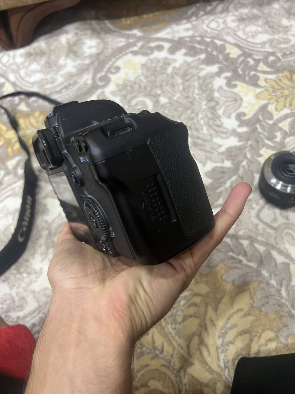 كامره كانون 5D مارك 2
سلام عليكم كأمره كانون 5Dii مع عدسه 50mm مع فلتر ينشد بل عدسه سينمائي مع بطاريتين وشاحن بطاريه وحزام شترها تقريبا 8k او 9k مكاني البصرة سعر 700 وبيه مجال للشراي إذا مو شراي لا تعبني ولا أتعبك هـ***********
