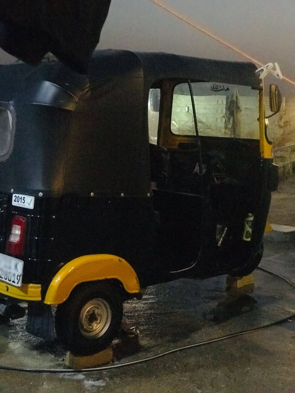 السلام عليكم تكتك للبيع موديل 16 رقم نكليز بأسمي معمره تعمير كامل محرك مال 20 السعر 4500 اربع ملايين ونص الشراي يتصل على الرقم ***********
