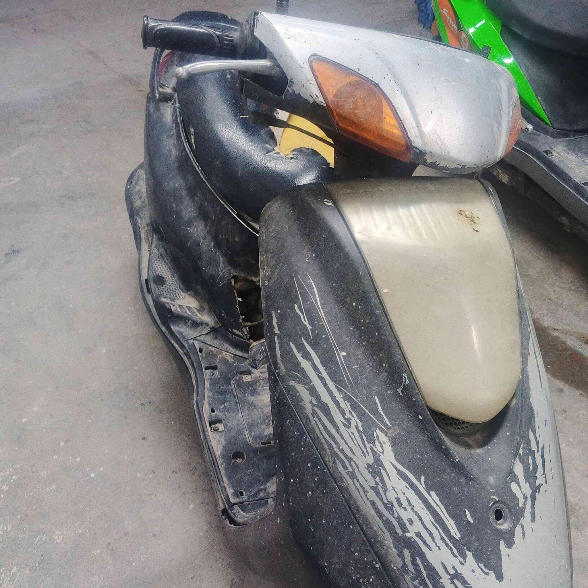 دراجه بريز شغاله السعر 200الف للتواصل على الرقم ***********
