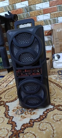 مكبر صوت محمول (سماعة بلوتوث) مكاني بغداد العبيدي رقم الموبايل 0771277...