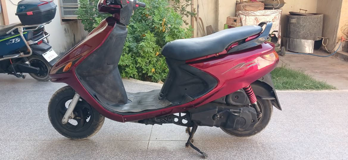 السلام عليكم فراشه للبيع نضيفه كلش مفتوحه ناعمه لا تبخير ولا تنقيص كلهه شغاله السعر ٢٩٠ وبيهه مجال قليل المكان حله ابو غرق ***********
