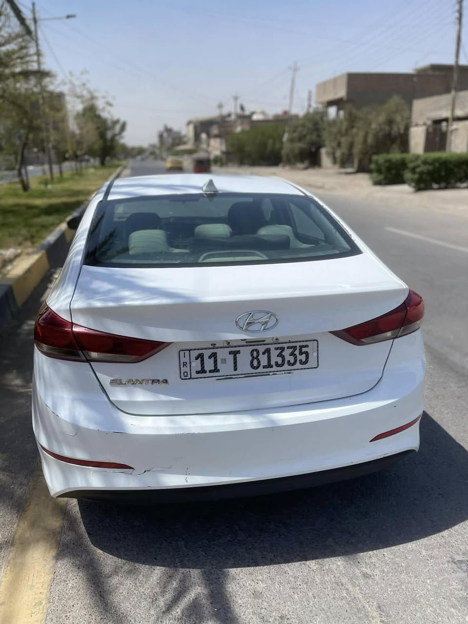 السلام عليكم
النترا 2017 وارد امريكي فول عدا الفتحة ماشية 102 الف رقم بغداد الدولي باسمي ...
السيارة بدون حادث بدون ايرباك بس جايه بيها 4 قطع صبغ اثر شخوط + بيها مكانات تكشير معروفة بالوارد الصدفي ومغلف القمارة فابلون شي مرتب ... 
السيارة بصمة و نقطة عمياء وتدفئة كشنات وتبريد شاشة وهواي مواصفات .. 
صدر نص عمر
السيارة معروضة ب 119 وبيها مجال ان شاء الله 
المكان بغداد - البنوك
***********
