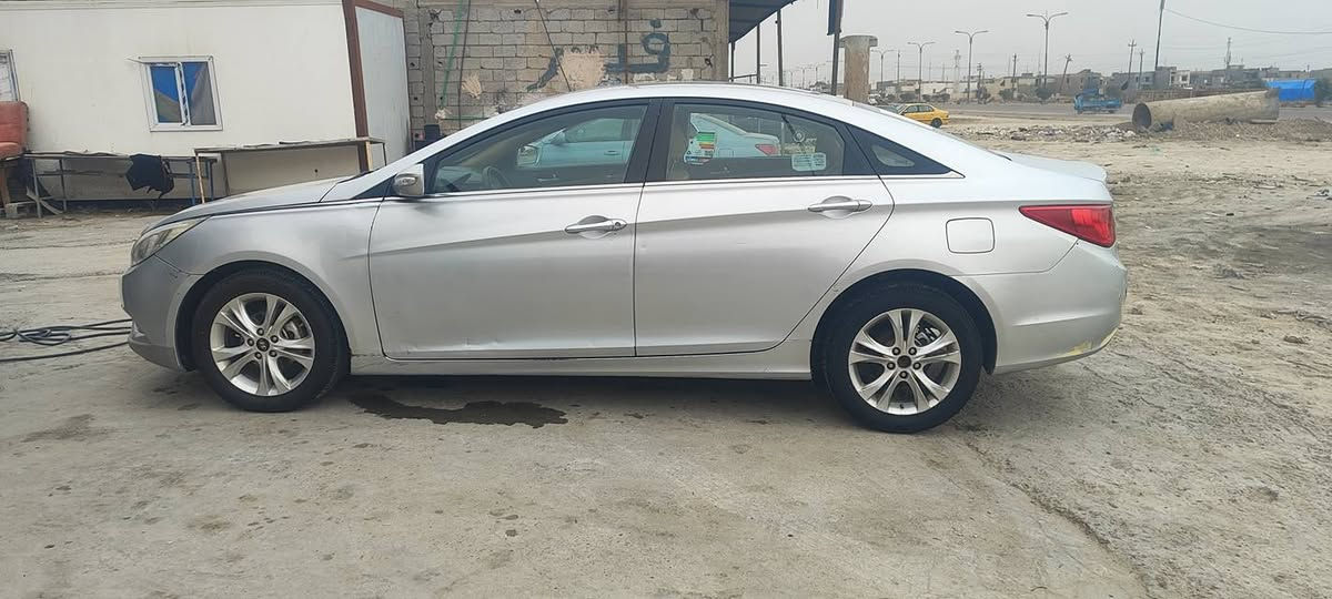 السلام عليكم ورحمه الله وبركاته 
سوناتا ٢٠١٠ للبيع ثلاث قطع كلير بدون دواخل خليجي محرك ٢٤٠٠ السعر 97 وبيها مجال للشراي ***********
