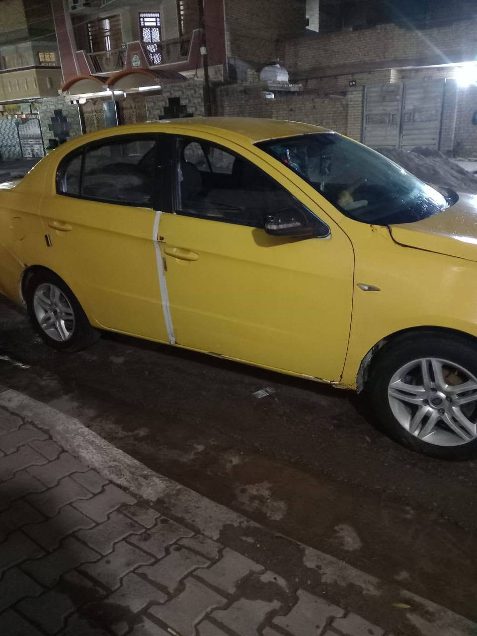 سلام عليكم فاو ٢٠١٥ بسمي سنويه لل ٣٠ رقم انكليزي مصفره هيئه وغرامات كامله
بيه كير ومحرك كورلا 
تبريد شغال 
بيه بس اذاين مال محرك الباقي خير من الله 
العنوان بغداد الرقم ***********
