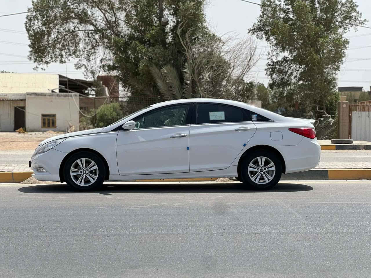 سوناتا 2012 خليجي محرك 2000
مكفول من التبديل والصبغ فقط بيها باردات تبريد ثلج 
السعر ومن الاخير قفل 130 
مكاني سماوة الخضر 
***********
