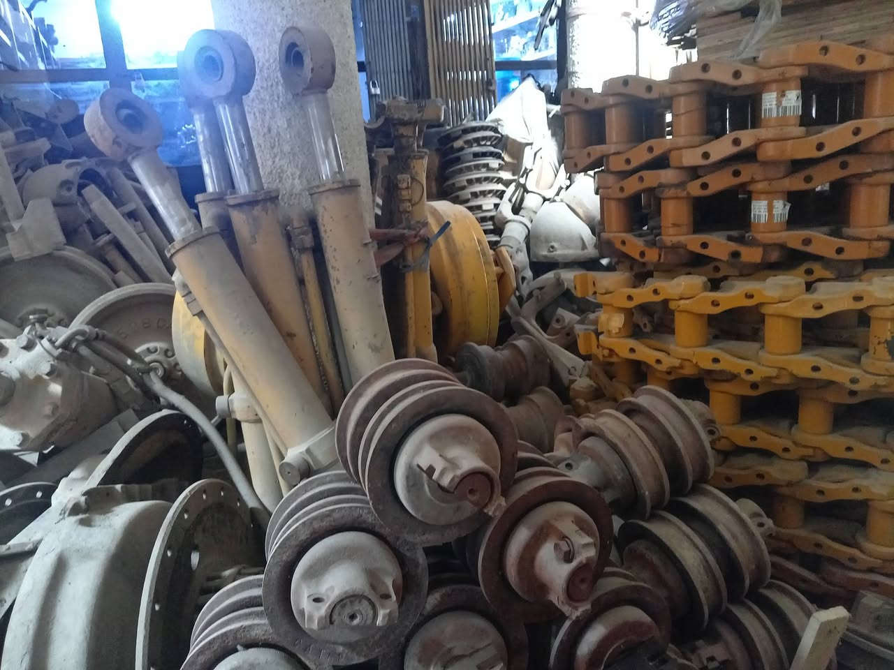 محل جاسم ابو رولات في بغداد الكراده شارع 52 الاستفسار اتصال على الأرقام تاليه *********** ***********
