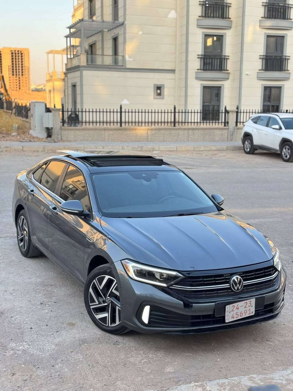 jetta ***********
مؤديل 2024 
مواصفات SEL premium
(به سمه ، كيج الكترؤنى ، پانؤراما ، شه غال ، كوشين سارد و گه رم ، ٥ رادار ، كوشين غه زن ، ده ژبول ١٠ ليد ، ويل گه وره ،زؤر مواصه فاتى تر ) يه ك پارچه سبوغ پشت و پيش كه پس بي ارباگ هه موو شتيكى به شه رت. ٣ مانگى كاتى له گه له*********** أربيل, العراق
