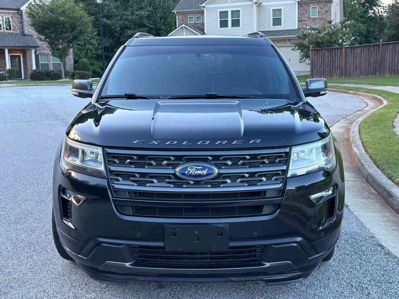 2018 Ford Explorer XLT
185,000 miles 
Drives excellent 
Backup camera 
Bluetooth 
Heated seats 
Push start 
Double sunroof 
3 row seating 
Passed emissions 
Clean title 
Ac/Heat works great Stone Mountain, GA


**إذا كنت صاحب هذا الإعلان وتريد حذفه لأي سبب، رجاءا أرسل رسالة إلى الدعم الفني**