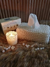 علبة كلينكس • لؤلؤ • مُصنوعة يدوياً