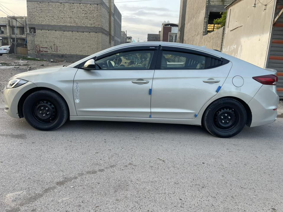 سلام عليكم النترا وارد امريكي موديل ٢٠١٧حادثهه فقط نص البنيد ومصلح نفسه وبيهه شبر جوه قبق البانزين معجون وصبغ سياره ليبل وحد معروضه ١١٣ وبيهه مجال مكان سياره بغداد قرب مرور تاجيات شراي تصل وخادم ***********
