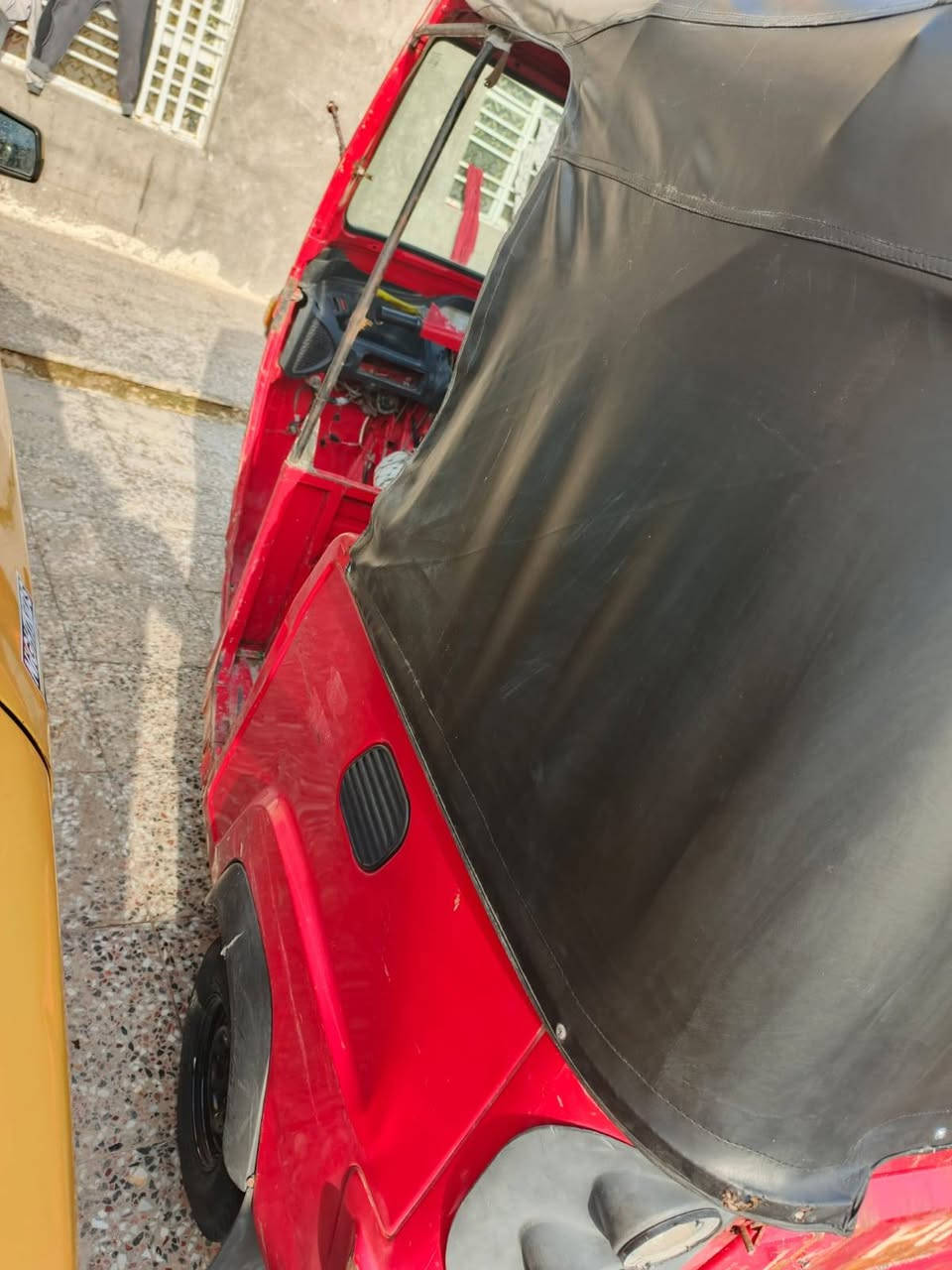 سلام عليكم تكتك بياجو البيع تكتك حلوة وناعمه أوراق موديل 2018 سعر واحد و 300 عنواني بغداد ***********
