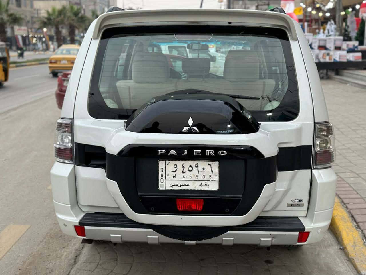 بسم الله الرحمن الرحيم
رمضان كريم عله امت محمد اجمعين 
اللهم صل على محمد وال محمد
سياره باجيرو للبيع موديل 2015 باسمي شخصا السياره ماشيه 53,000 اخت الزيرو سياره كفاله عامه مكينه3:50حبتور فول
 مواصفات للاخير ومواصفات الحبتور معروف سياره جديده بمعنى الكلمه مكان بابل السعر 197 مقابل التفاوض للاستفسار يرجى الاتصال على الارقام التاليه ***********
