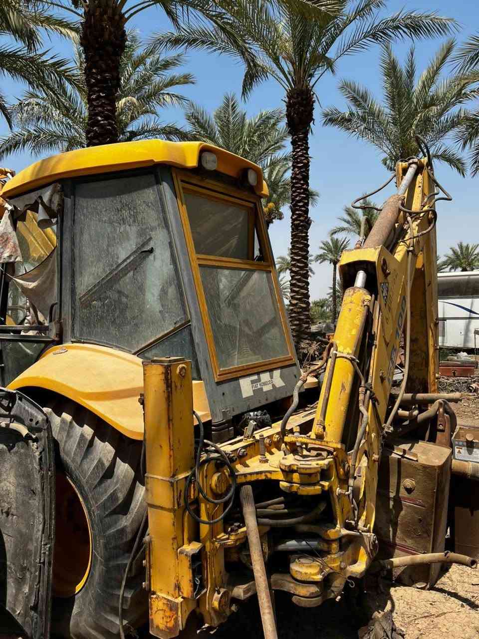 حفارة موديل 2009 رقم بغداد ناقصها بس تجفيت محرك خابطة فقط بدون كازكيت مكان بغداد السعر 80 ورقة لللاستفسار ***********
