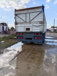 عربانة حدادية 4 دناكير للبيع  حمولة 60 طن للاستفسار :07709371839