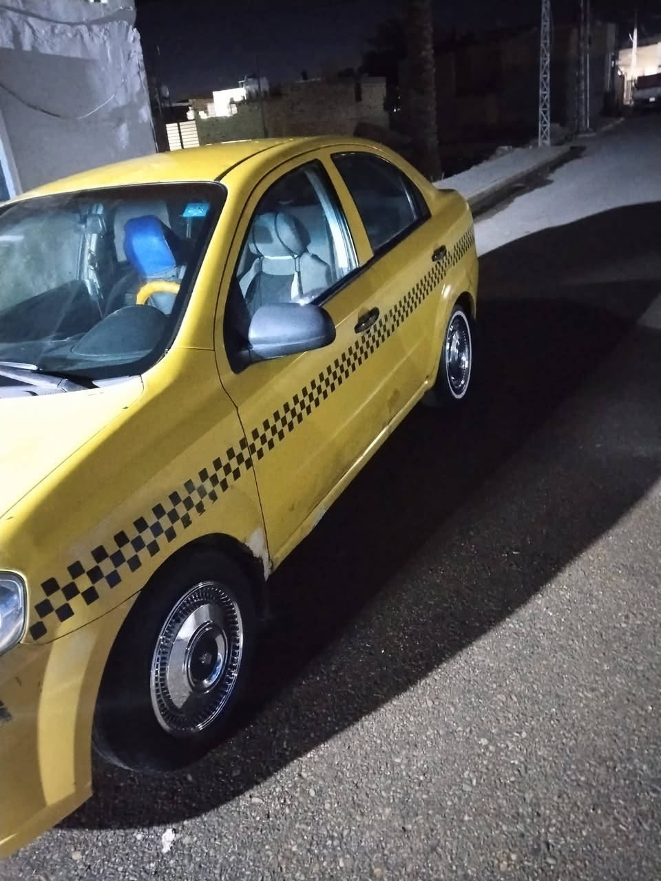 سلام عليكم سياره ايفيو نضاف فول سياره خير من الله  مابيها كل نقص  2030 سياره بسمي 2 ادورلك كبل مديل 2008
سعر 50بيها مجال للشراي عنوان دوانيه مركز 
***********
