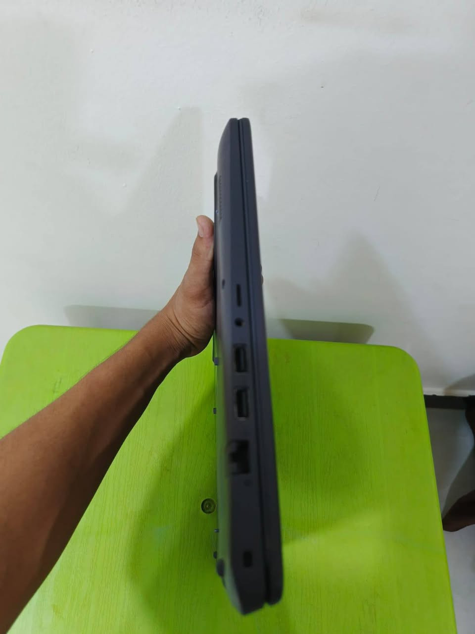 الموديل: Dell Latitude 3510
المعالج: Intel Core i5-10210U (الجيل العاشر) بسرعة تصل إلى 2.11 GHz.
الذاكرة العشوائية (RAM): بحجم 8 غيغابايت بسرعة ممتازة (2667 MT/s).
الهارد (التخزين): SSD سريع جداً بسعة 256 غيغابايت (يقرأ في النظام 238 GB).
كرت الشاشة: Intel UHD Graphics (مدمج).
الشاشة: 15.6 بوصة مريحة جداً للدراسة والعمل.
النظام الافتراضي المكتوب: Windows 11 Pro أصلي ومفعّل.

سعر 350 مع وصل شراء الحاسبه بنفس سعر العرض


**إذا كنت صاحب هذا الإعلان وتريد حذفه لأي سبب، رجاءا أرسل رسالة إلى الدعم الفني**
