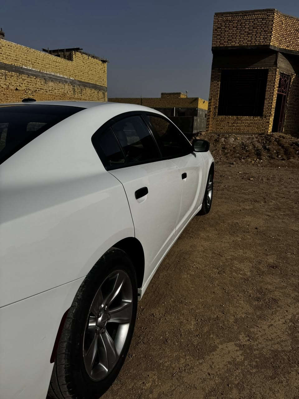 جارجر ١٩ اصل رقم بغداد بسمي تحويل ثاني يوم 
السياره بيه تبديل بنيد فقط بدون دواخل 
وبارد بالمدكر الامامي شي بسيط 
السعر ٢٢٠ مجال بسيط ***********
