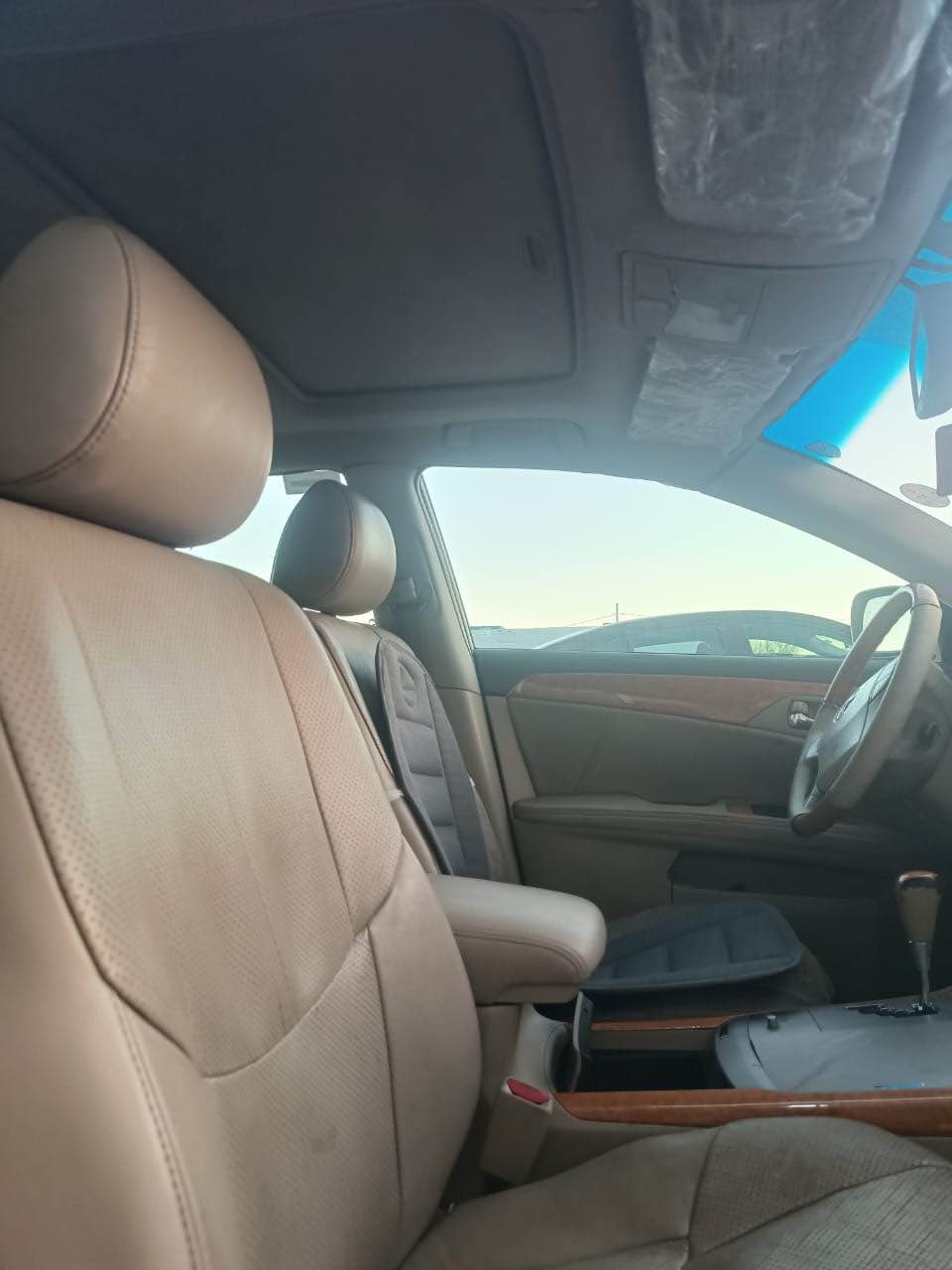 avalon 2008
ئةڤةلؤن ٢٠٠٨ 
براوةى دووبةى
ليميتيد قةپات مواسةفات
ناو زةرد بةسمة
كوشن سارد و گةرم
كوشن جلد
كوشن كارةبا و خةزن
مةكينةو كير بةشةرت  
كارةبايةتى بةشةرت 
سةوتى جيجيتال بةشةرت سةوت و بوخار و دوكةل بةشةرت
دةعم و ليدران بةشةرت  كةڤةر گؤراو بةشةرت
٤ تاية و ويلى لؤكى لةژئرة بةشةرت
٦سيدى ئايؤكس  پةردة بةسمة 
هةمو گيانى بةشةرت
تيبنى براوةية  سةقفى بةشةرت
٥٨ كةلاو مةعامةلئكى كةم
*********** ڤايبةرى لةسةرة
*********** وةتس ئاپى لةسةرة رانية, السليمانية
