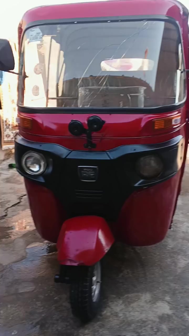 السلام عليكم اخوان تكتك مديل 16اوراق اصوليه شرط للترقيم تكتك كلها معمره مصبوغة عام مكينه 20 العنوان واسط السعر 3200 وبيها مجال حق الجيه *********** الشراي يتصل
