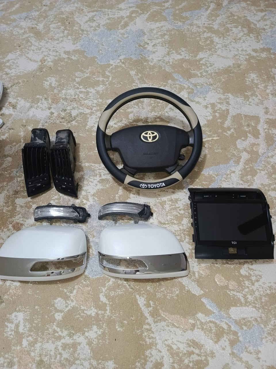 السلام عليكم/ غراض لاندكروز اصليات اوجدد تفصيخ للبيع للاستفسار ***********
