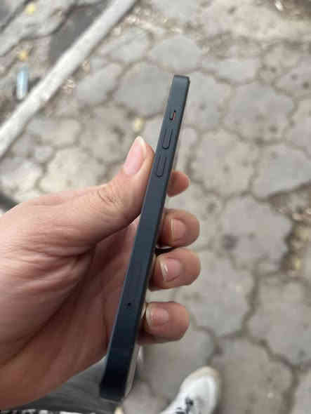 ايفون 13 عادي ذاكرة 128 بطارية 97 جديد استعمال قليل العنوان اربيل شارع 30 ***********
