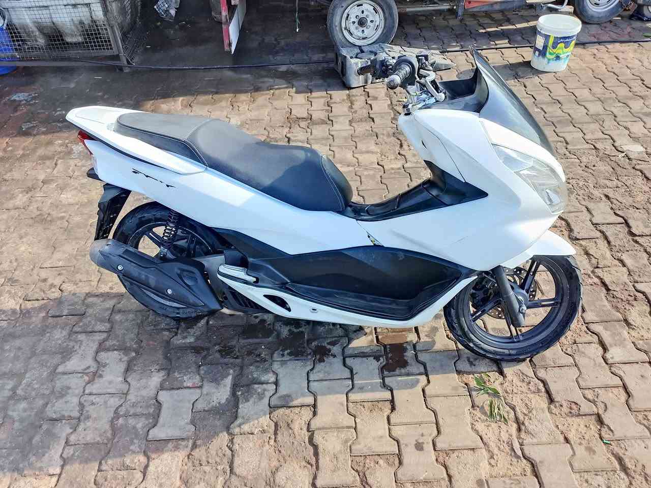 بيسي اكس جيل الثاني ياباني مكينه 150دراجه ماشيه 22 حقيقي بدون تصفير مكينه  ما مفتوح بيها برغي شرط الفحص 
مكاني المدينه 
رقمي ***********
