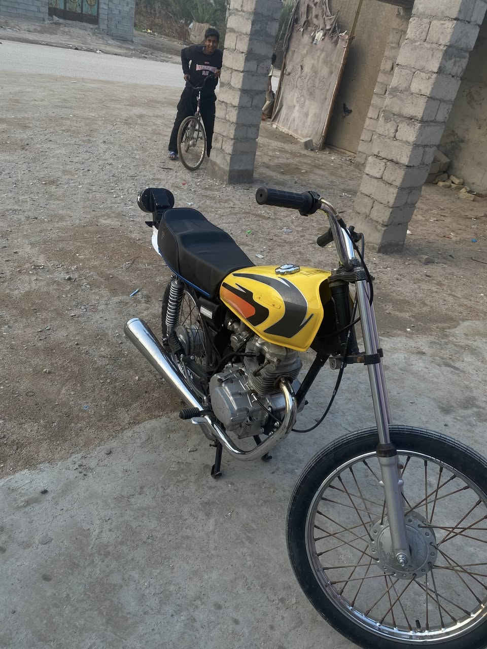 سلام عليكم
دراجة ادوات نامة شلامجة مرتبة ونضيف للبيع مكان الزبير سعرها 425 وبيها مجال *********** الشراي يتصل وخاص مفتوح
