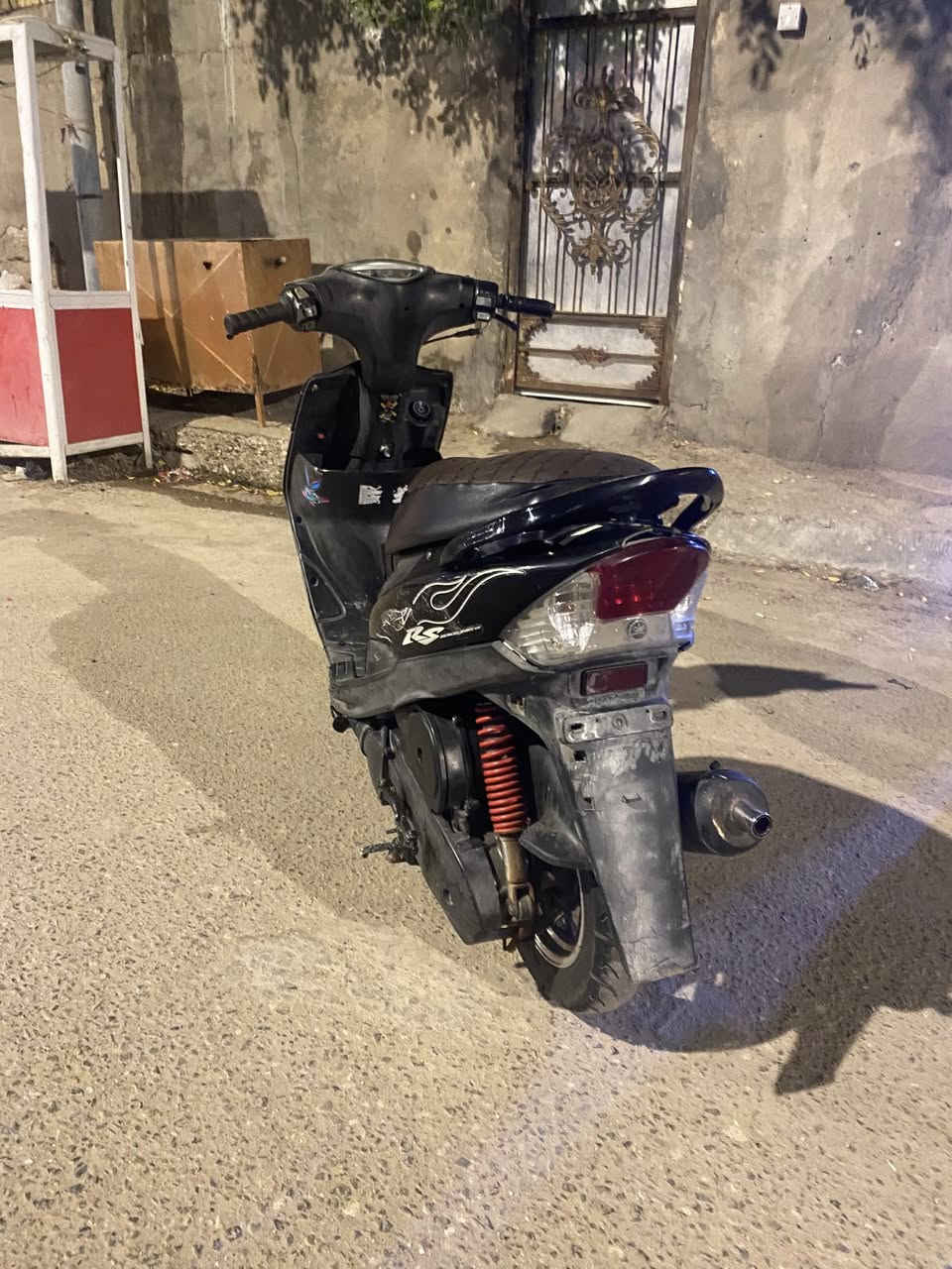 ماكس عدله  كله بلادي كفرات  مكينه مفتوحه  بوشه ٤٩ مفتوحه  دراجه كامله مكمله كلشي شغال بيه سلف وهندر
مكاني الابله معقل 
رقمي***********
سعر ٦٠٠ وبيه مجال
