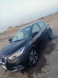 للبيع نيسان كيكس موديل 19 امريكي حادث بسيط ماشيه 38 الف سياره نضيفه رق...